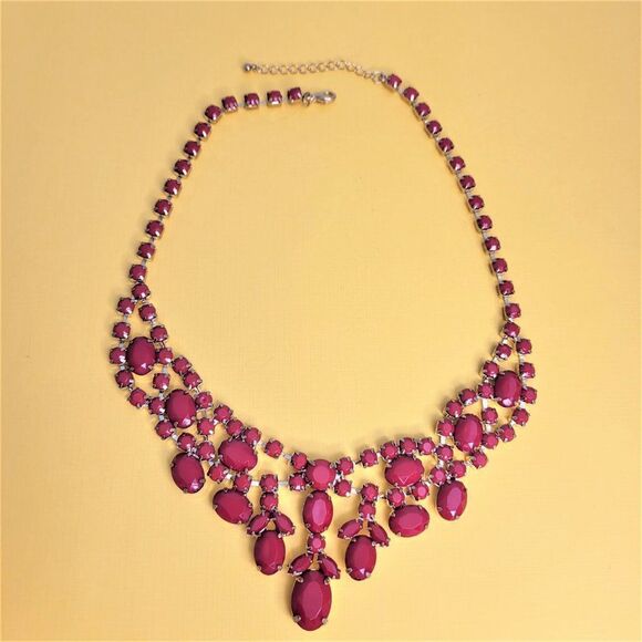 Womens Red necklace - Picture 4 of 9